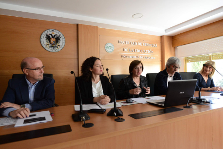 Estudiantes universitarios reciben formación para detectar y combatir el acoso escolar